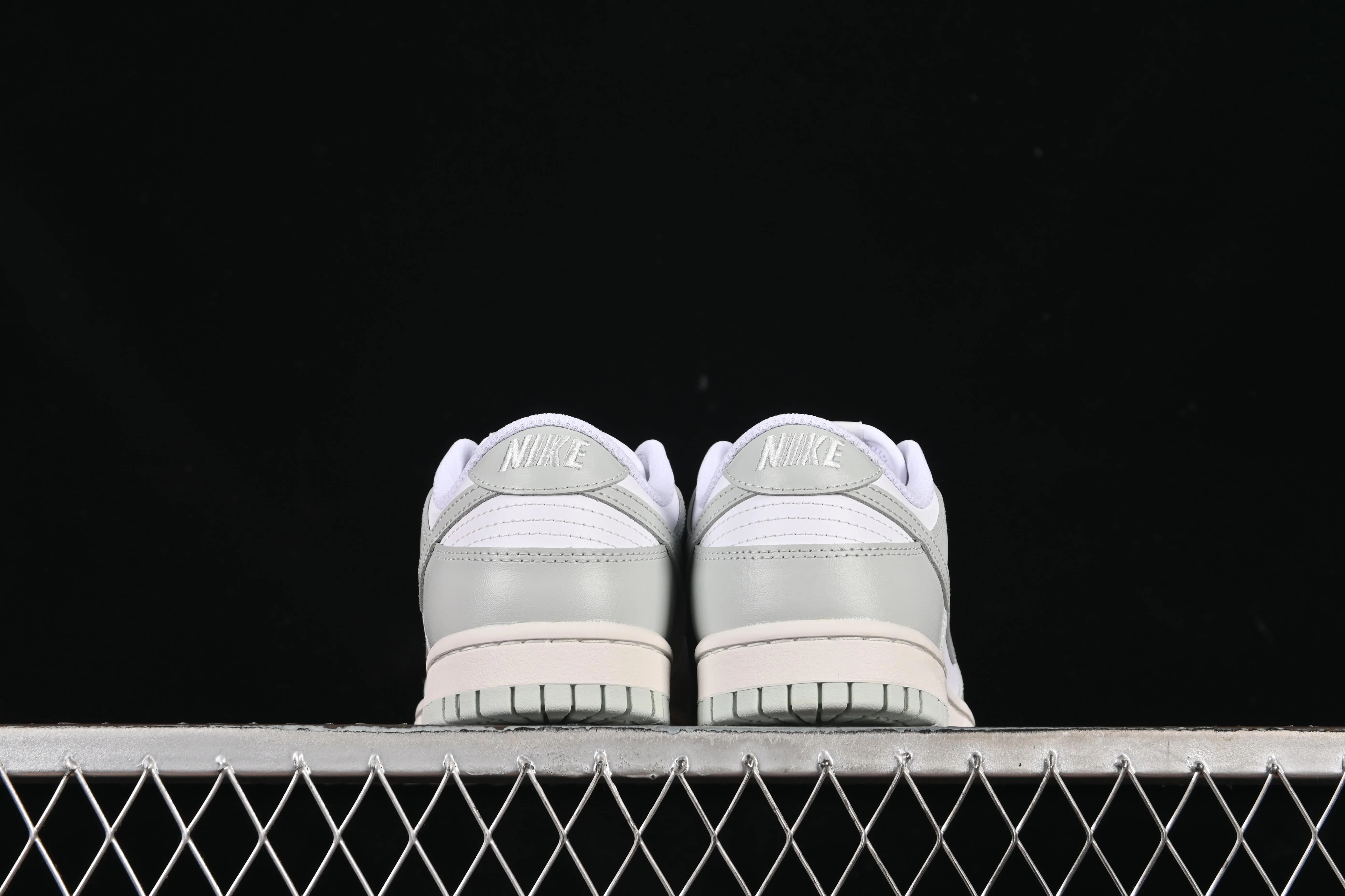 All categories Nk SB Dunk series Nk SB Dunk Low low-top sneakers Nike SB Dunk Low white gray low-top casual sneakers FB9109-124